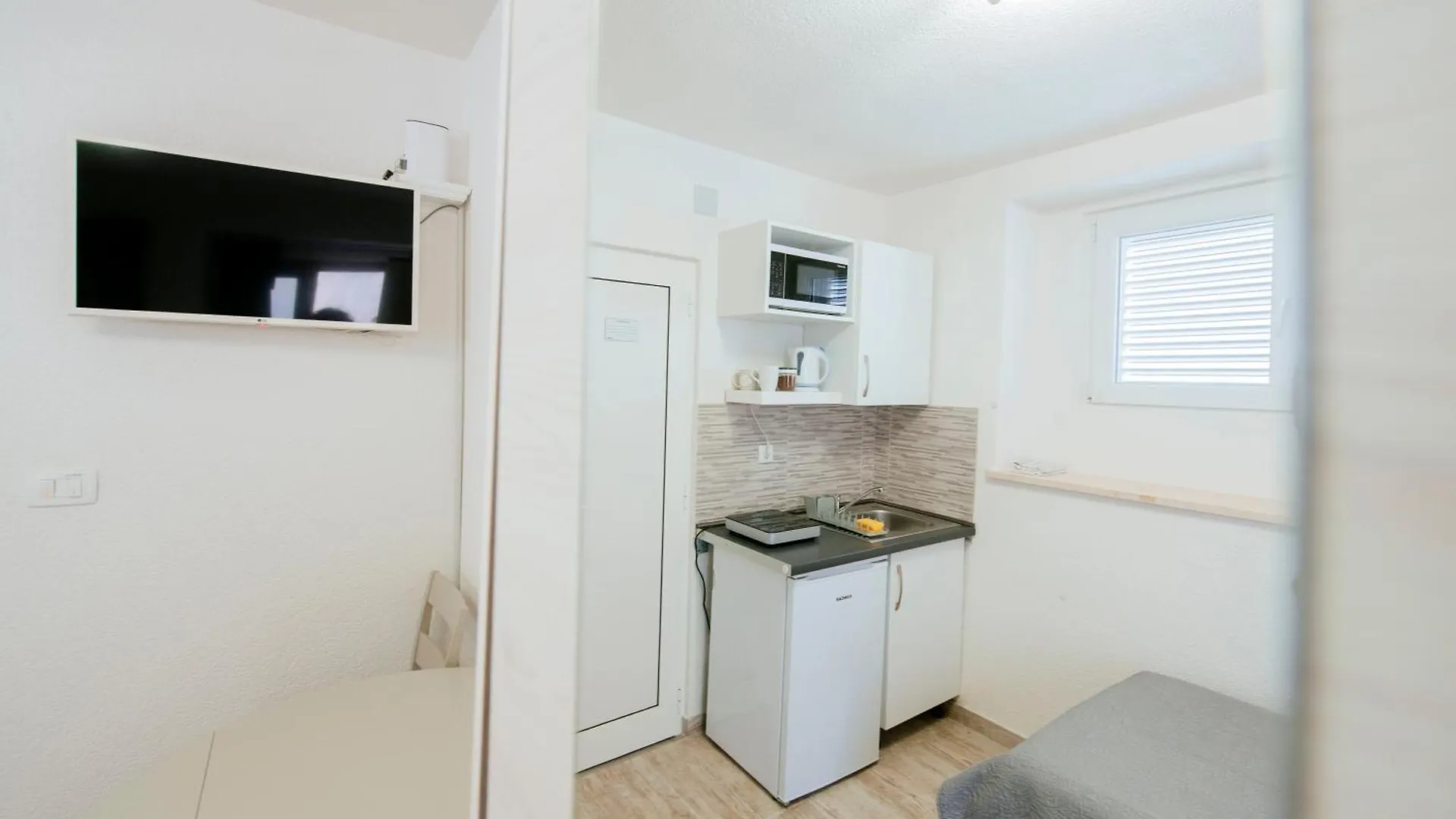Ema House Apartment Zadar 0*,