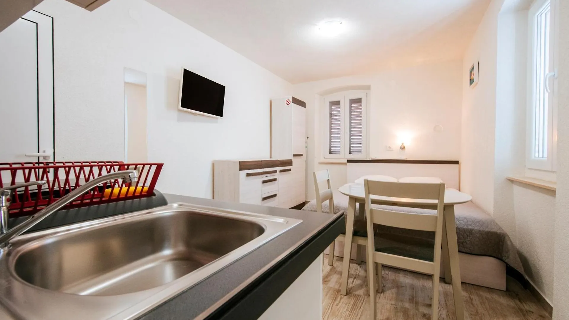 Ema House Apartment Zadar 0*,